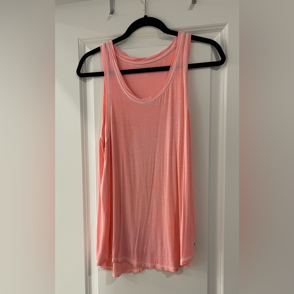 Women’s hot pink tank top